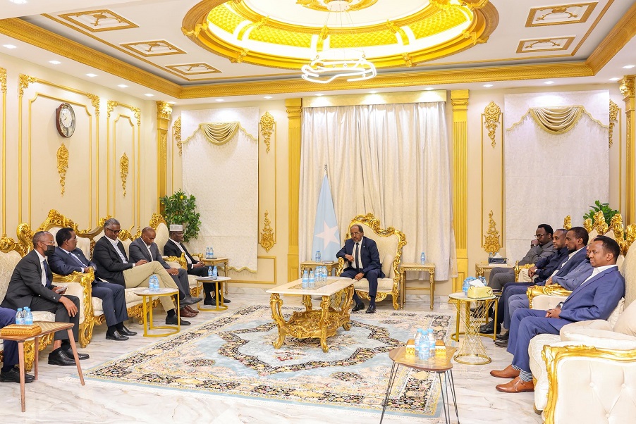 Kulankii Madaxweynuhu uu la yeeshay siyaasiyiinta.jpg